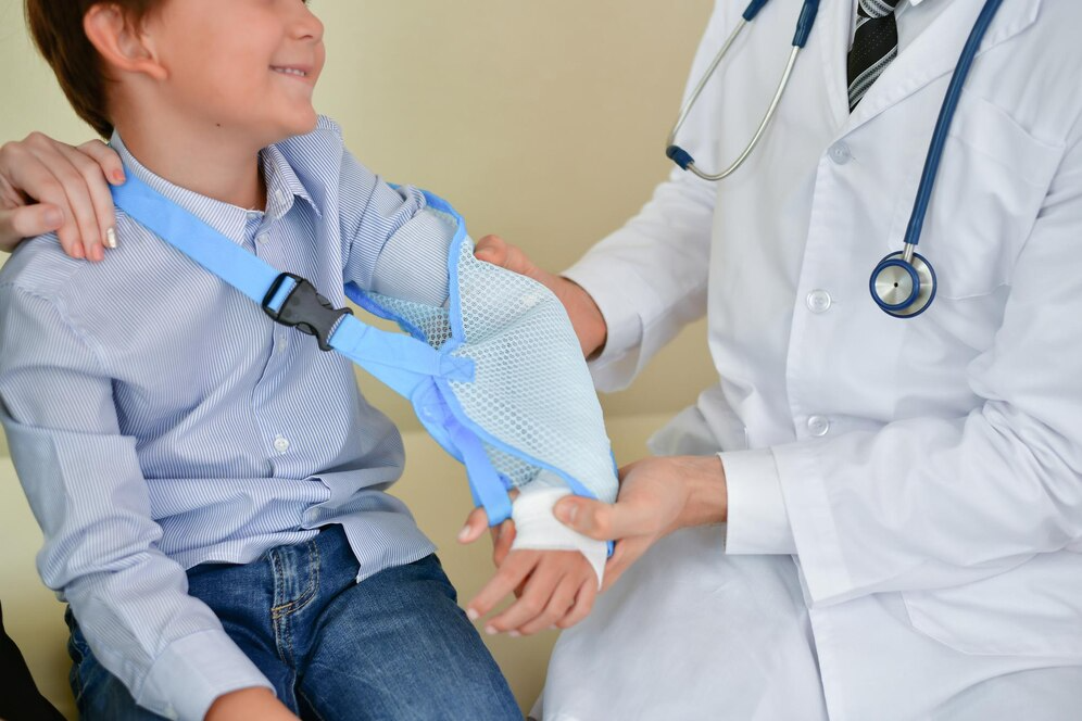 Best Pediatric Orthopedic Doctor in noida